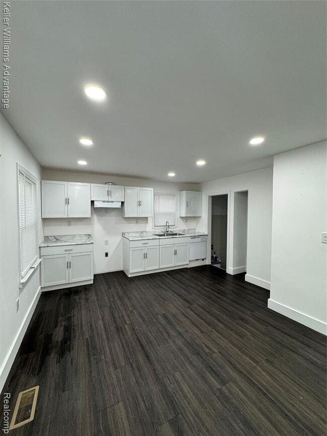 Photo - 8841 Auburn St