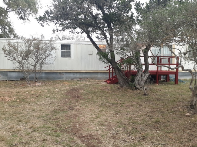 Photo - 100 30th St W