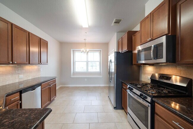 Photo - 1620 Bryant Dr Unidad 2104 1