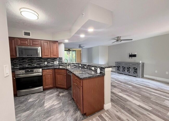 Photo - 300 Scotia Dr Unit 202