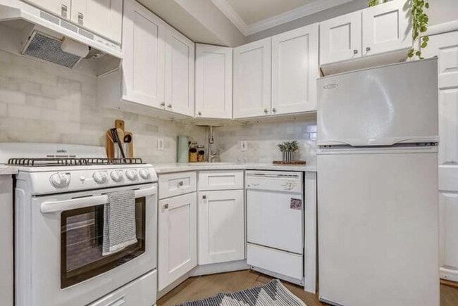 Photo - 42 E Barney St