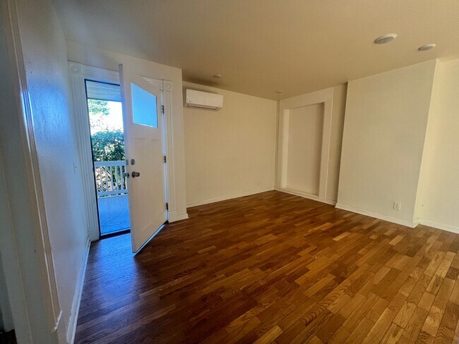 Photo - 1009 SE 31st Ave Unit 1