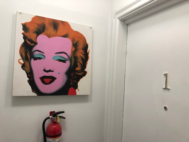 Building Photo - Little Italy - College Street 2 Bedroom Apartment / corner Palmerston Blvd. Unit 1