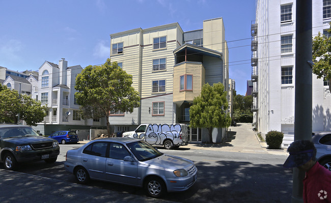 Eddy Street Apartments - Eddy Street Apartments