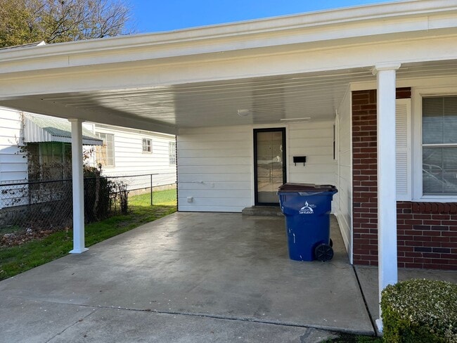Photo - 3 Bed 1.5 Bath Home