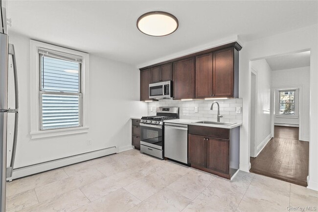 Photo - 148 Beekman Ave