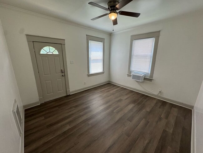 Photo - Charming 1BR Apartment in Bristol, TN - Cozy Living Awaits! Unidad 419 Carolina Ave 1