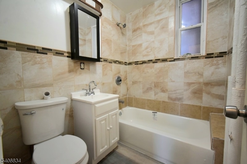 Photo - 148 Chancellor Ave Unit B2