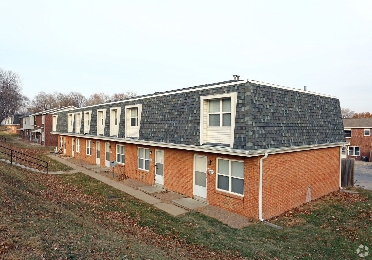 Photo - Stratford Square Apartments