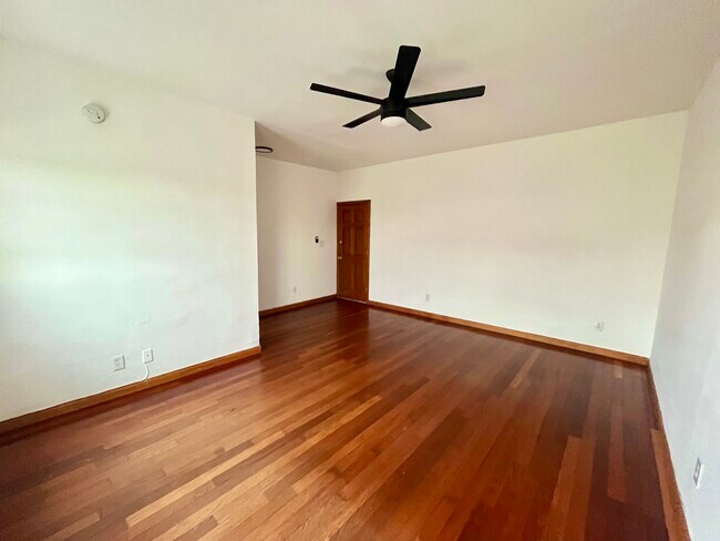 Photo - 1172 N Kingsley Dr