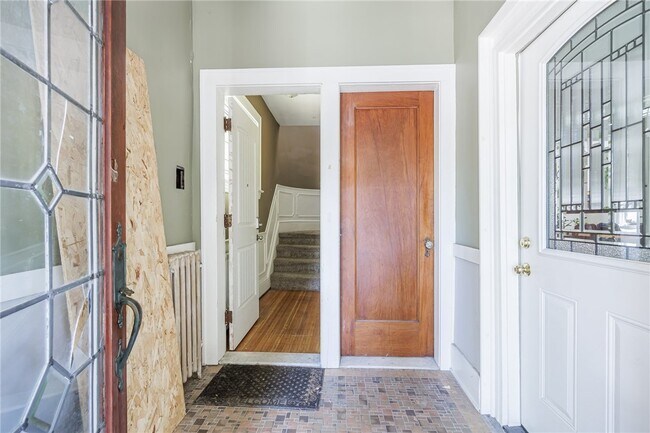 Photo - 260 Oxford St