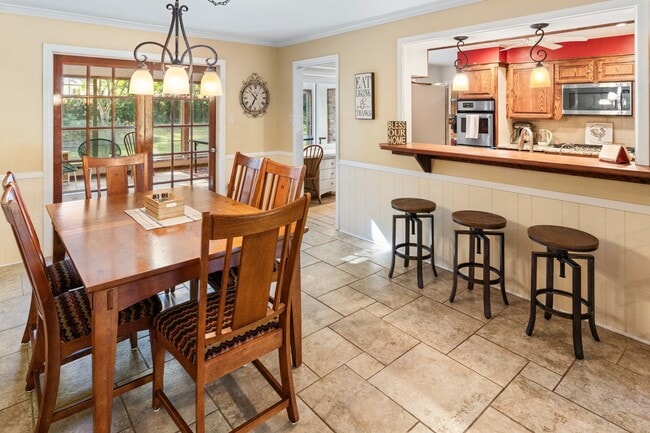 123 Hiett Ln