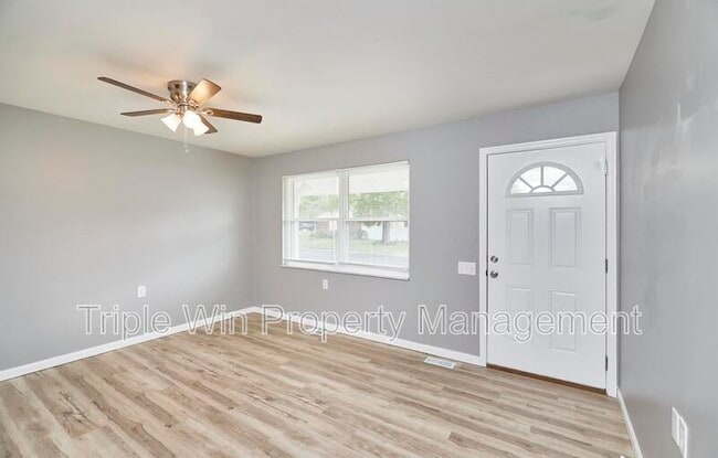 Photo - 2325 Golfway St