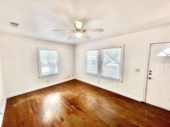 Photo - South Central Cottage in Austin