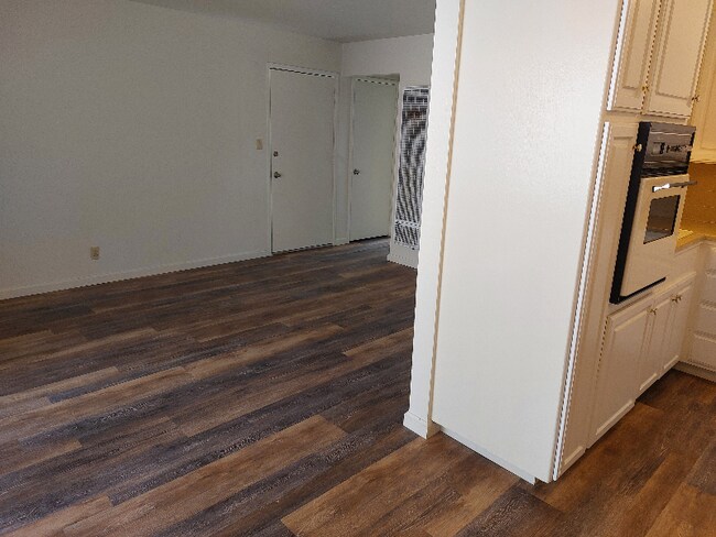 Photo - 1100 Ranchero Way Unit A