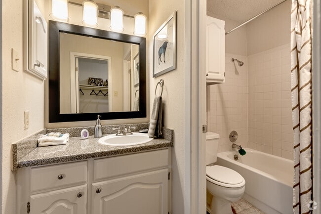 2BR, 2BA - 930SF - 1st Bathroom