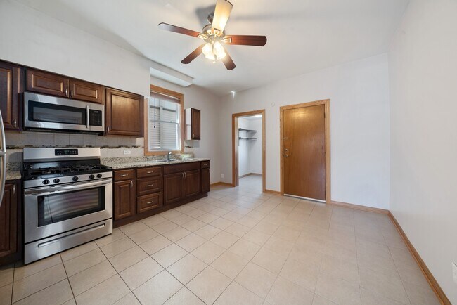 Photo - 3934 N Francisco Ave Unidad 1