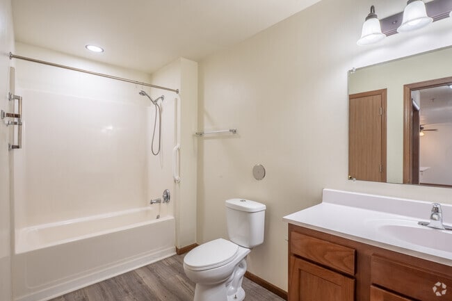 1 habitación, 1 baño - 760 pies cuadrados - Baño