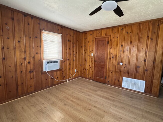 Photo - 813 SW E Ave Unit 813 SW E Ave Apt B