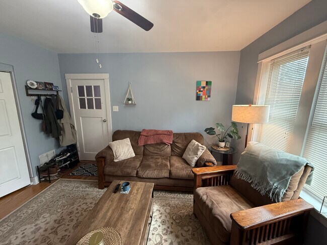 Photo - 5225 Bancroft Ave Unidad 1W