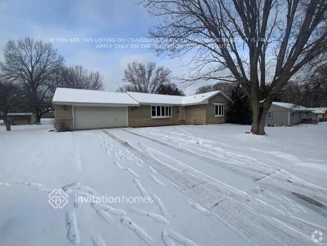 Building Photo - 5824 Shephard Cir N Rental