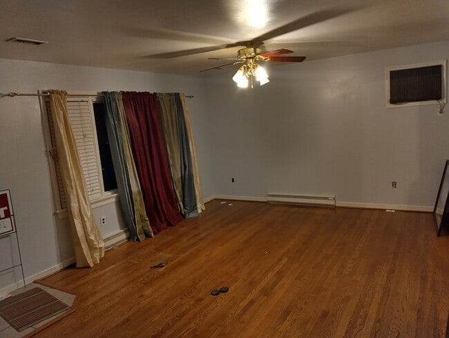 Photo - 2912 Overton Rd