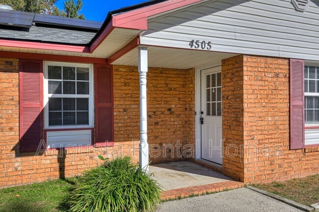 Photo - 4505 Colonial Rd