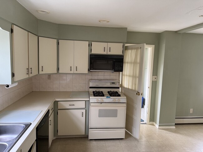 Photo - 139 Lincoln Hwy