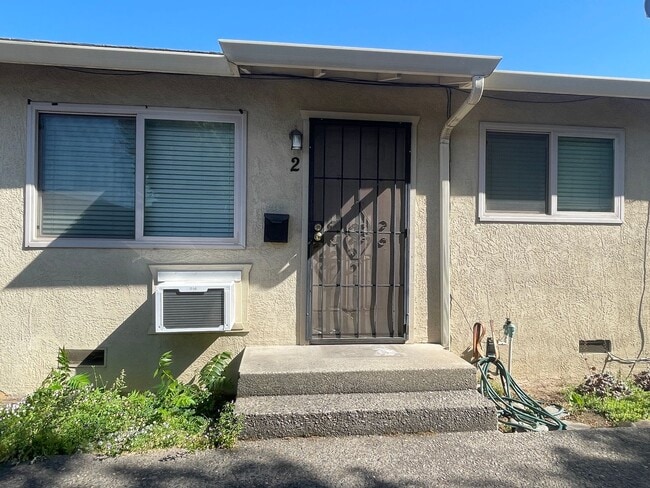 Great 1 bedroom 1 bath in Oakdale - Great 1 bedroom 1 bath in Oakdale Apartamento Unidad 2