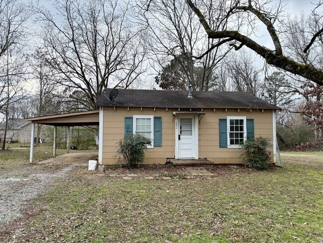 Building Photo - 131 W 10th St