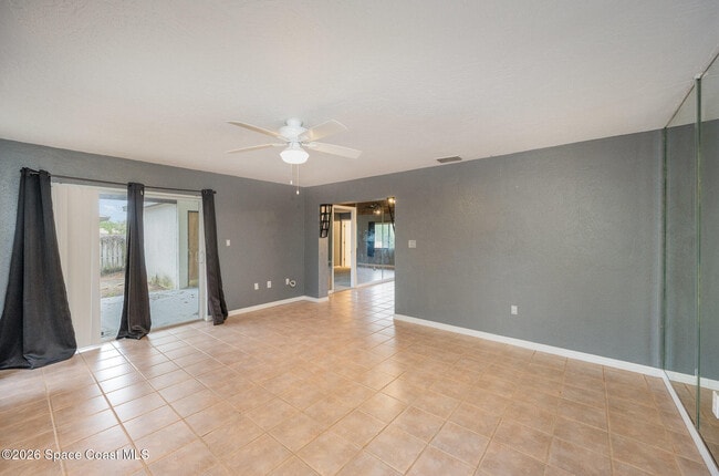 Photo - 696 Las Palmas Way