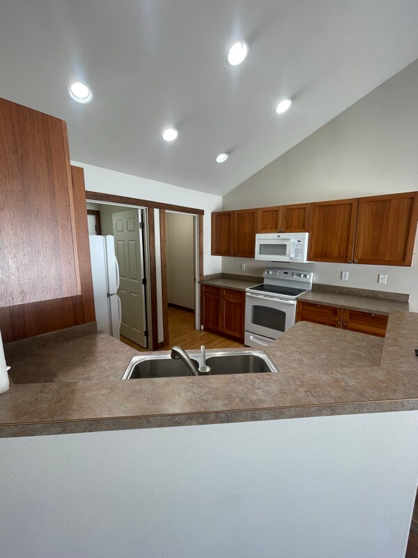 Photo - 1429 11th St W