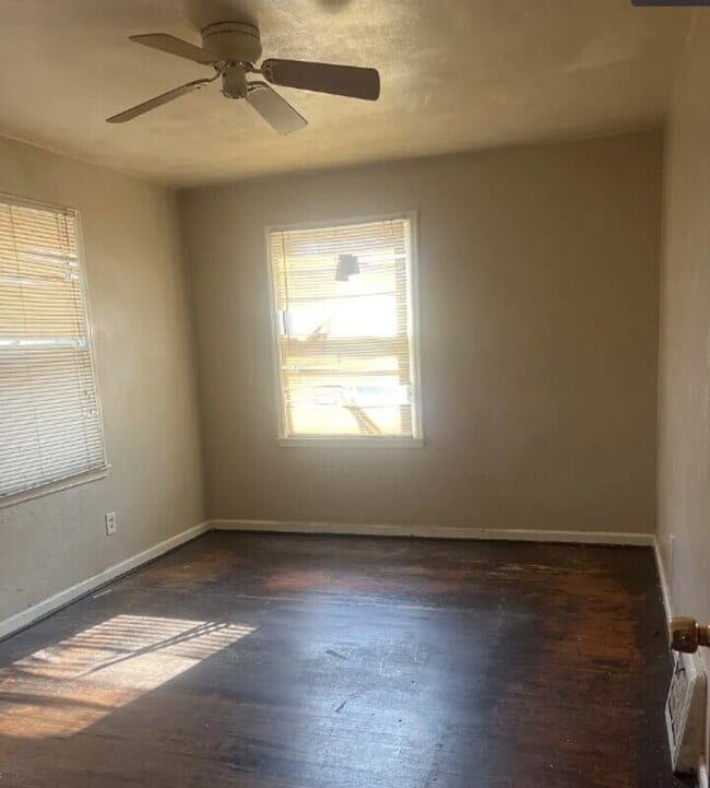 Photo - 6705 Donald St