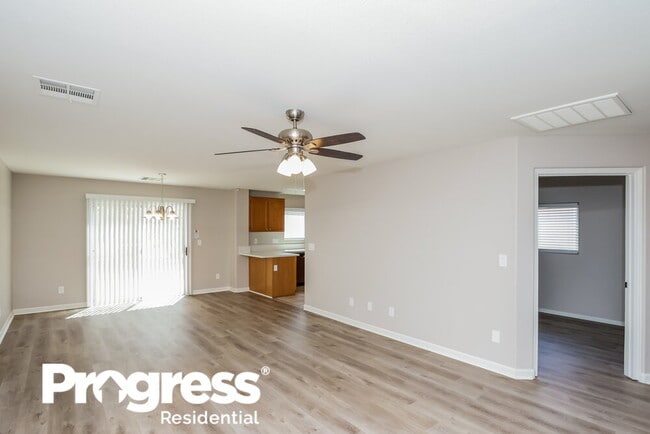 Photo - 9522 Green Spruce St
