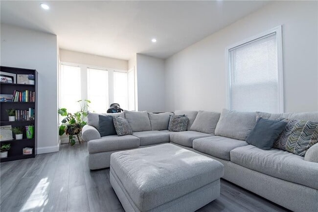 49 Hollis St Unit 1