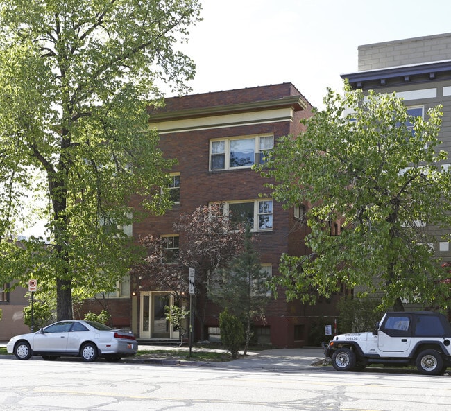 Lincoln Arms - Lincoln Arms Apartments