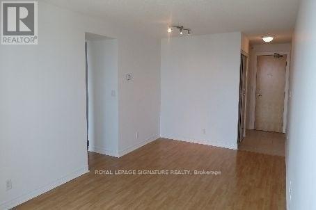 Photo - 212 Eglinton Ave E Unité 1807