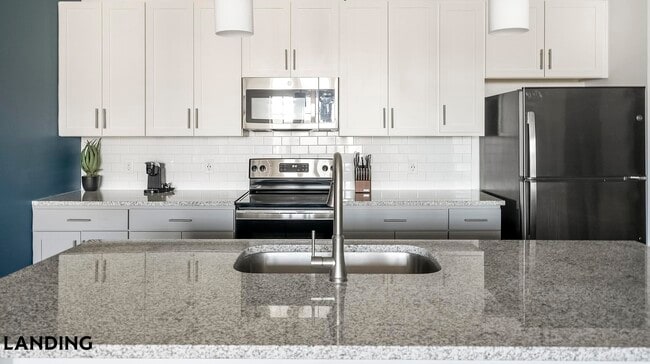 Photo - 100 Wildwood Ct Unidad 325