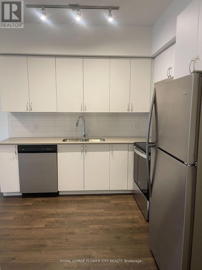 Photo - 56 Lakeside Ter Unité 211