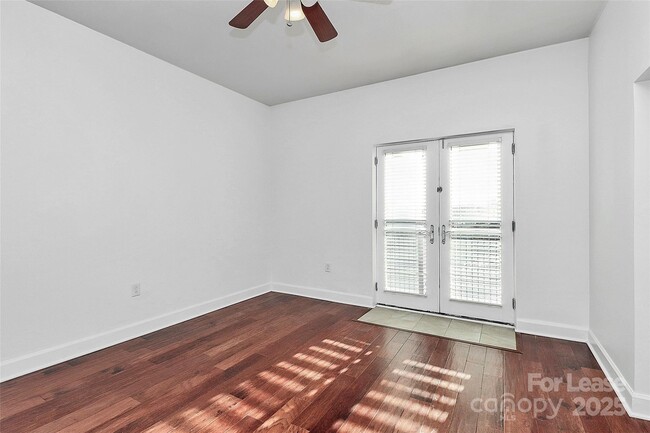 Photo - 1315 East Blvd Unidad 334