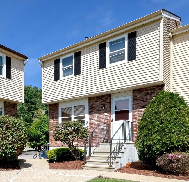 Photo - 38 Stonegate Ln