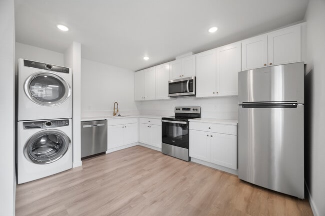 Photo - Eastport Manor