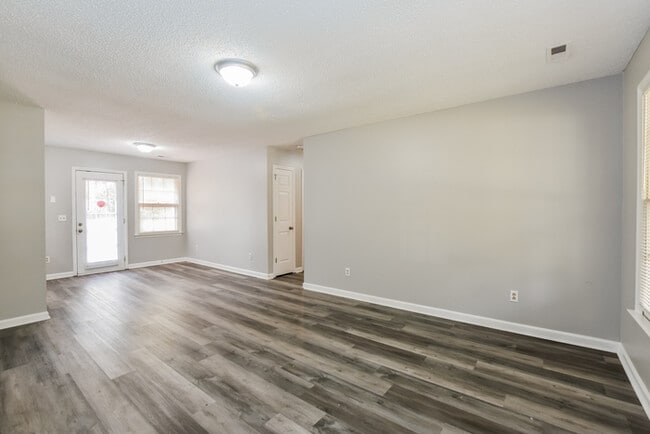 Photo - 112 Oakcrest Rd