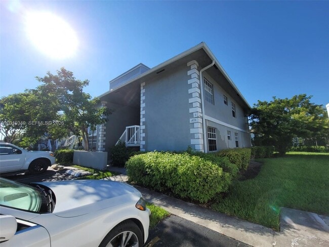 Photo - 426 NE 210th Cir Terrace Unidad 106-2