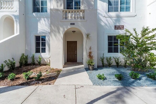 Building Photo - 5030 SW 126th Ave Unit 203