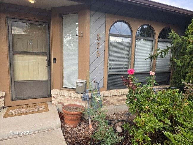 Photo - 575 Weaver Ave