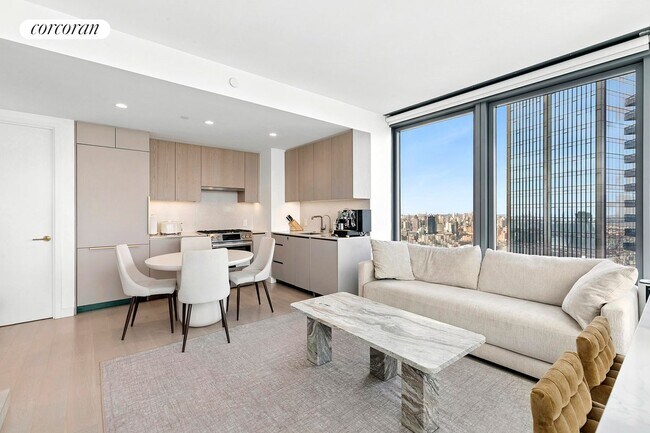 Photo - 3 Ct Square W