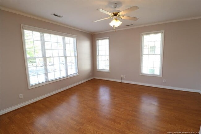 Photo - 2121 Kudrow Ln