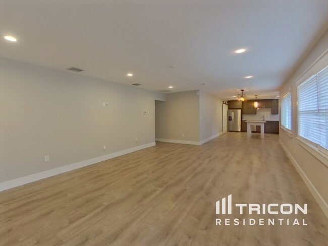 Photo - 3900 52nd St N