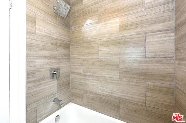 Baño - 2059 W 104th St Unidad 2061